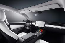 Tesla Model Y Innenraumansicht von hinten nach vorne