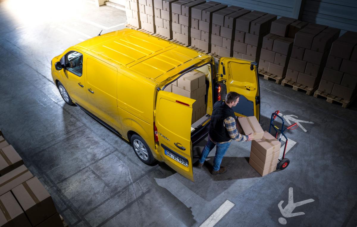 Opel Vivaro-e beladen Sicht von oben