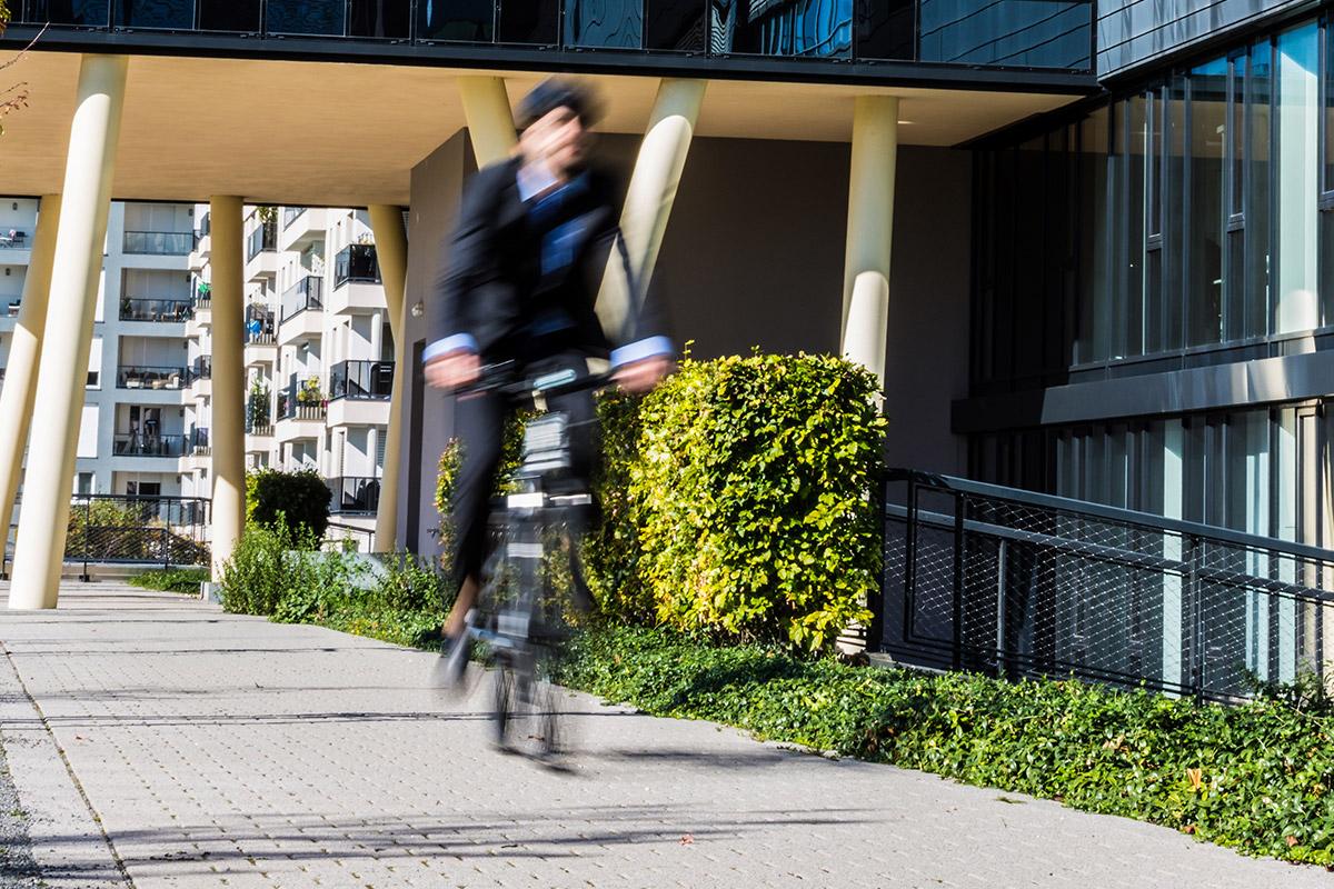 Mann Fahrrad unscharf Thumbnail